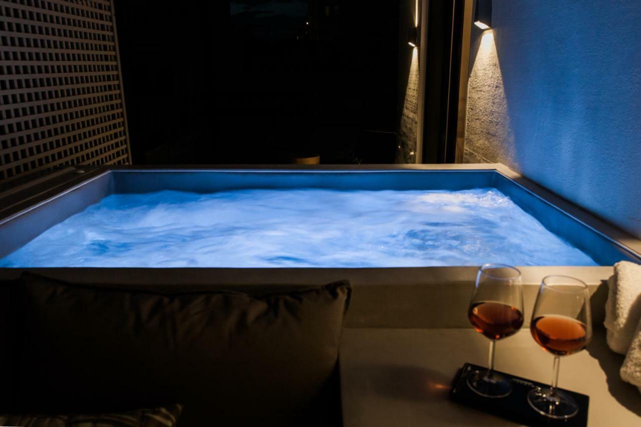 *** Boutique Syntagma Apartment W/ Plunge Pool *** เอเธนส์ ภายนอก รูปภาพ